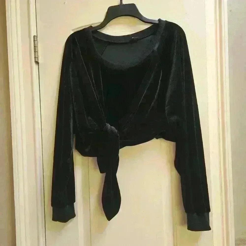 NUDE longsleeve black velvet tie front cropped top size medium - Picture 2 of 6